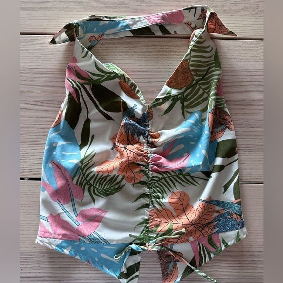 Milk & Honey Tropical collared crop top with ruched tie front & ruched back - XL - Picture 1 of 6